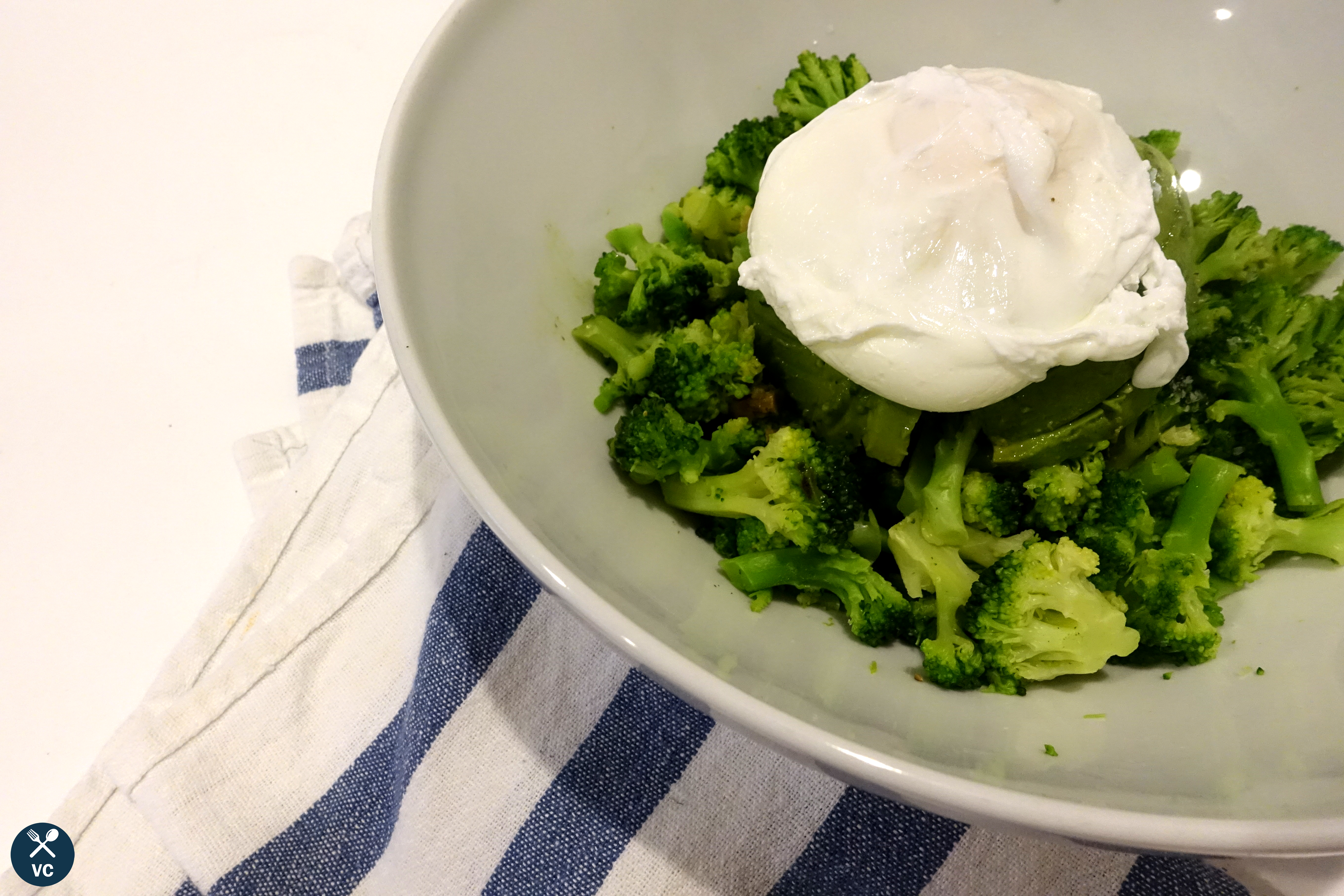 poached egg with broccoli (how to poach an egg - VC in the Kitchen)