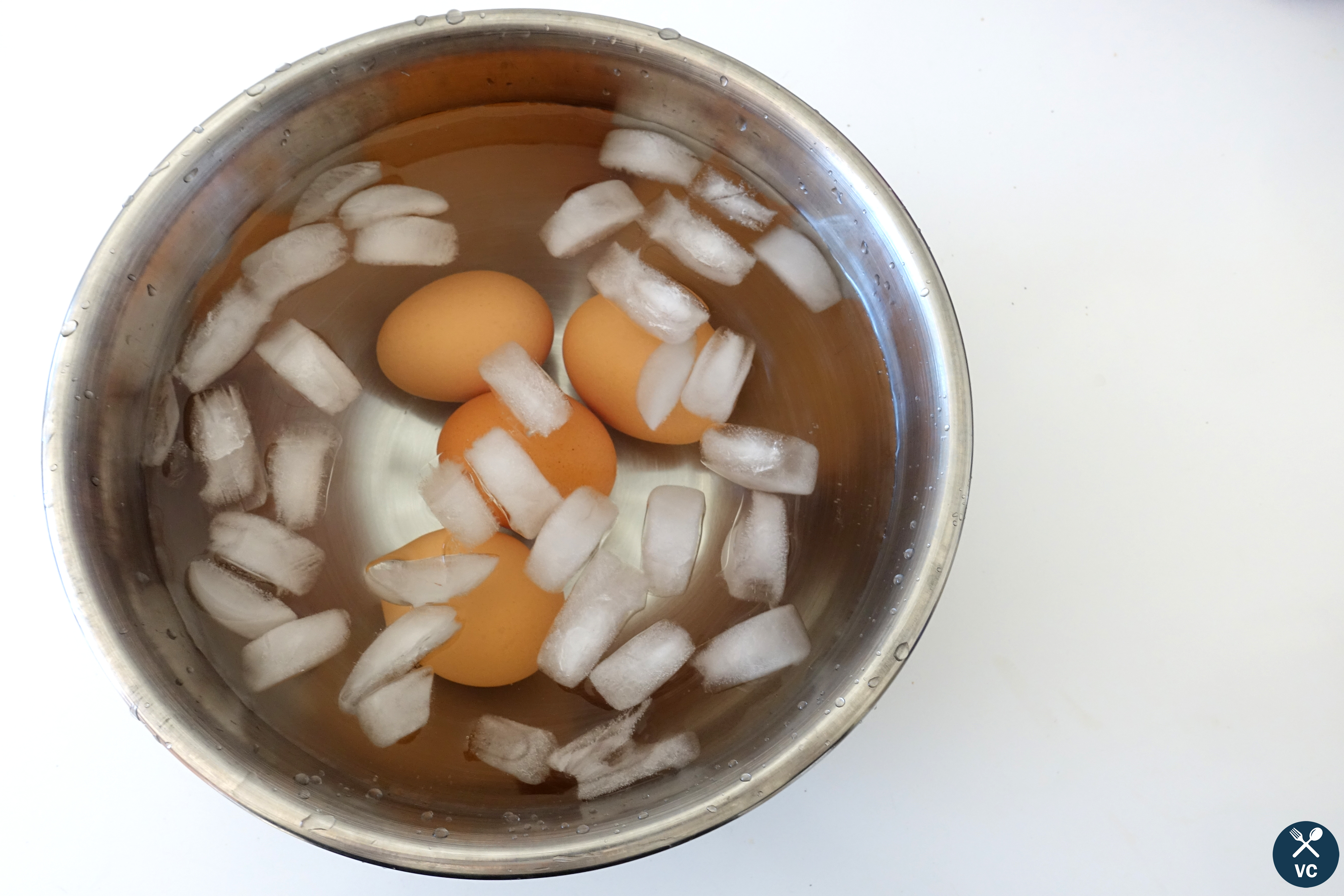 Ice bath for boiled eggs (VC in the Kitchen)